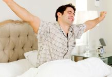 শরীর ফিট রাখতে ঘুম থেকে উঠে যা করবেন