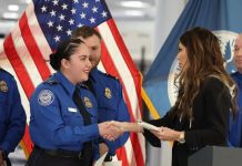 যুক্তরাষ্ট্রের বিমানবন্দরে এখনও চালু রয়েছে দ্রুত পারাপার কার্যক্রম