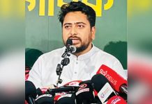 তানোরে আ.লীগের কার্যালয় খুলে ইফতার আয়োজন